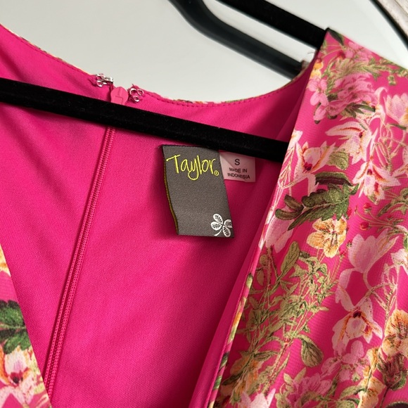 Taylor Floral Dress - Picture 3 of 4